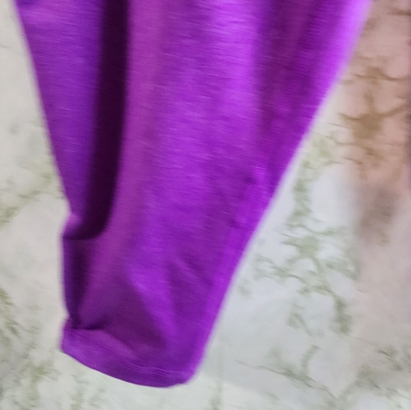 XERSION Fitted Capri Leggings - Picture 7 of 13